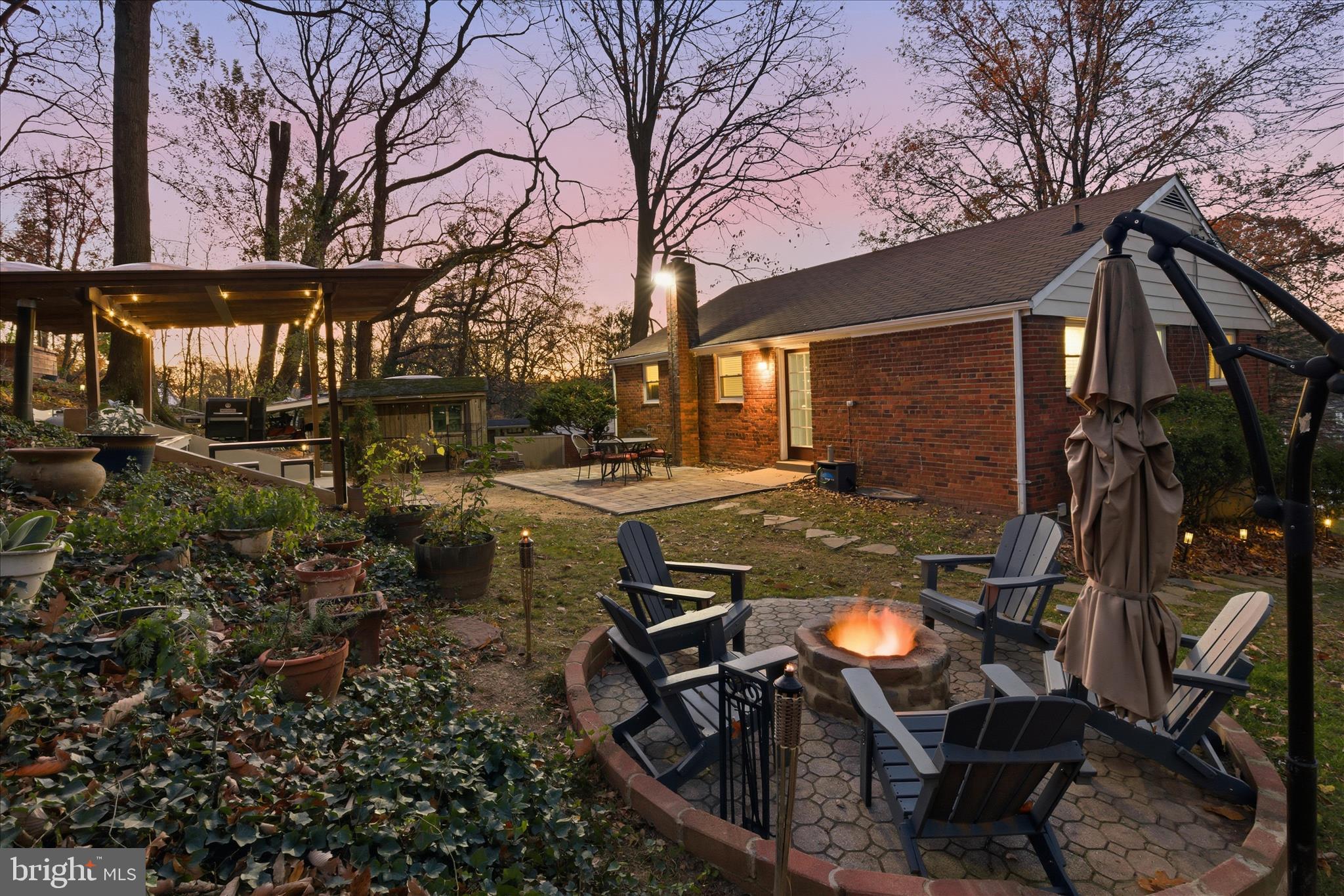 DONNA LEE GARDENS - Residential Lease