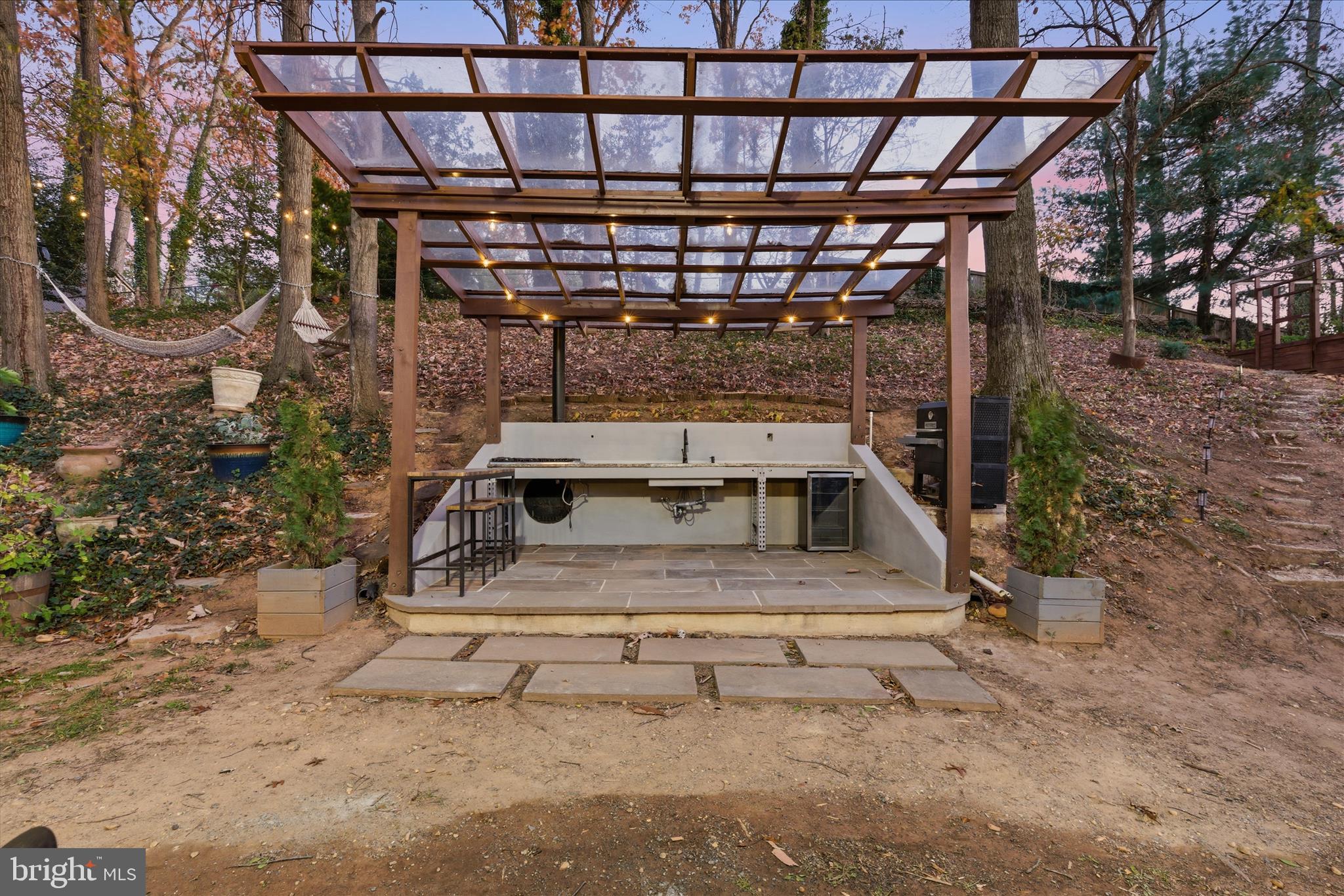 DONNA LEE GARDENS - Residential Lease