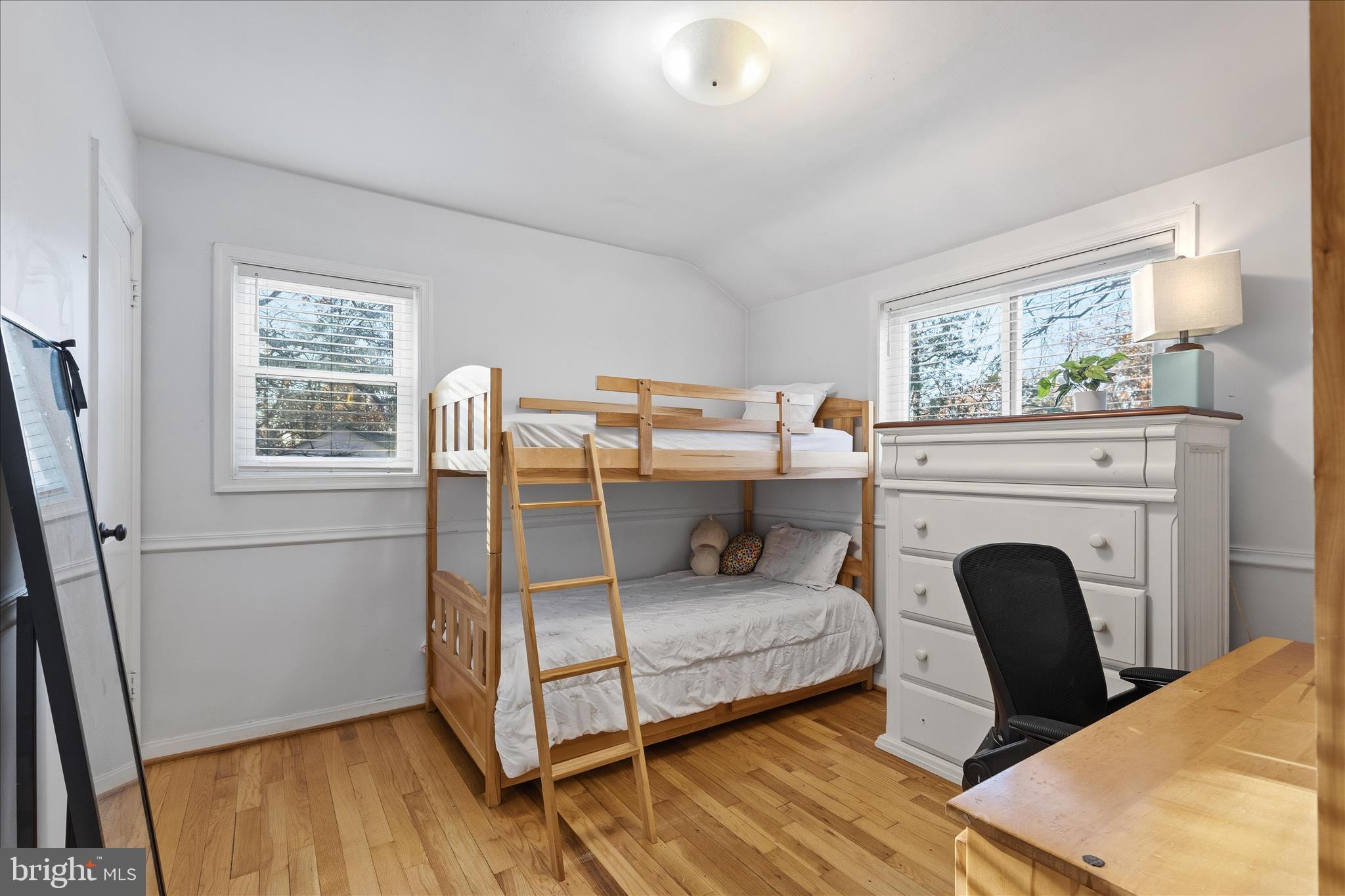 DONNA LEE GARDENS - Residential Lease