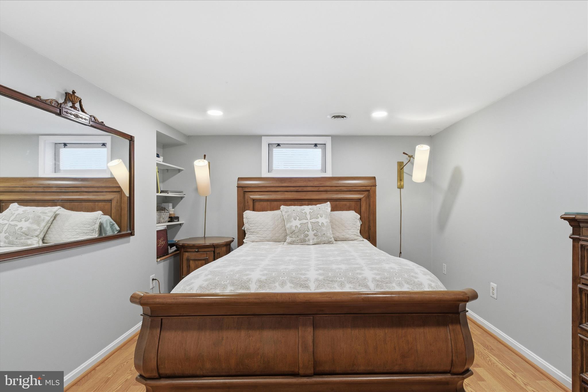 DONNA LEE GARDENS - Residential Lease