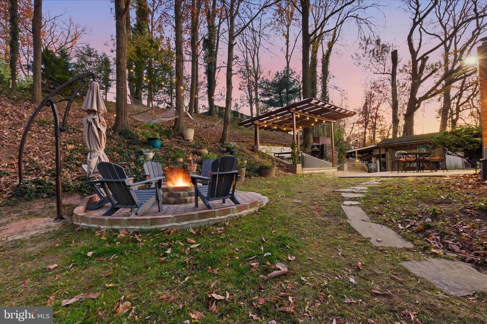 DONNA LEE GARDENS - Residential Lease