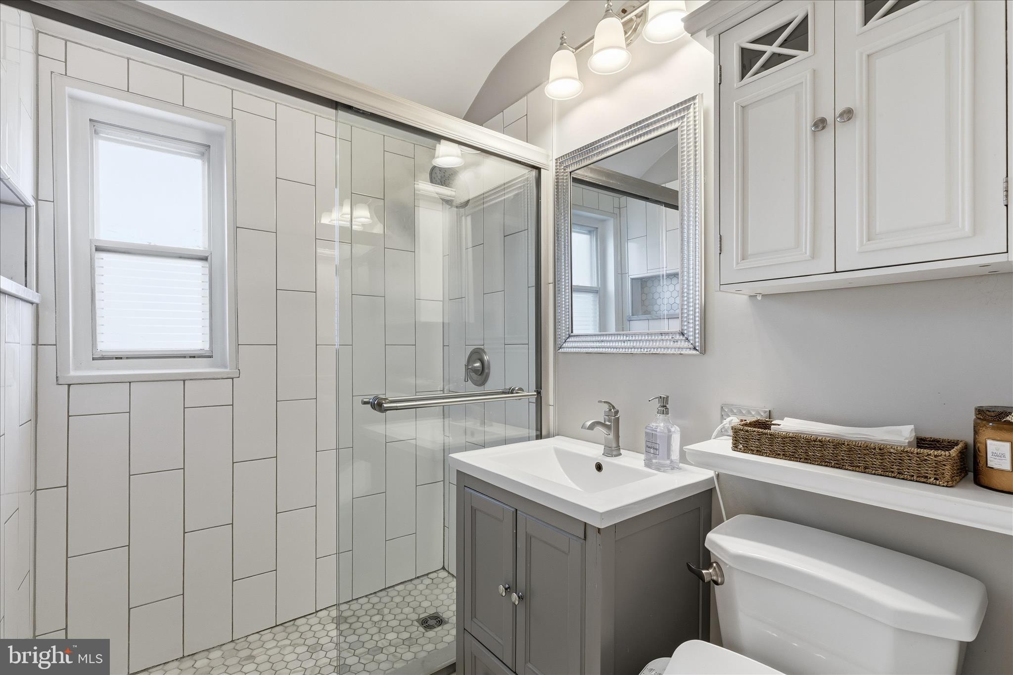 DONNA LEE GARDENS - Residential Lease