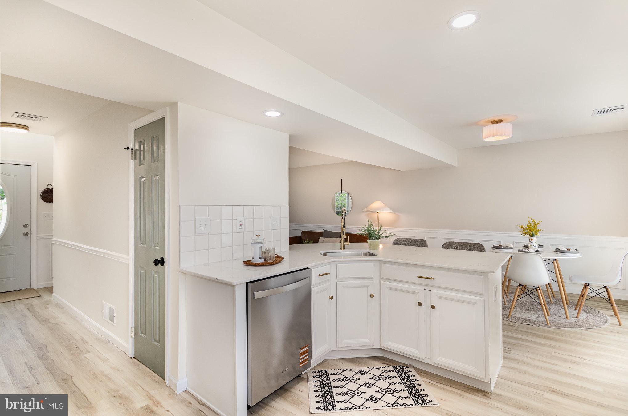 WILLOW STREET - Residential