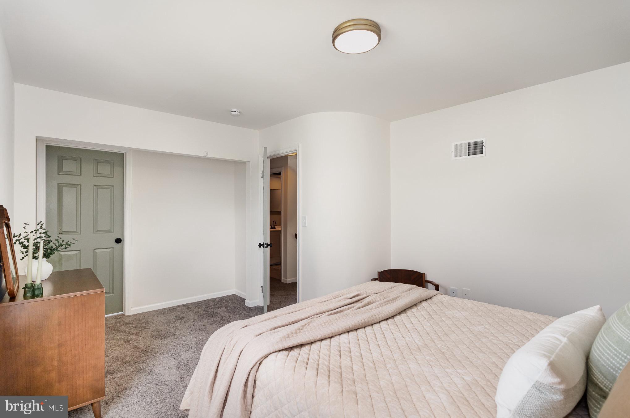 WILLOW STREET - Residential