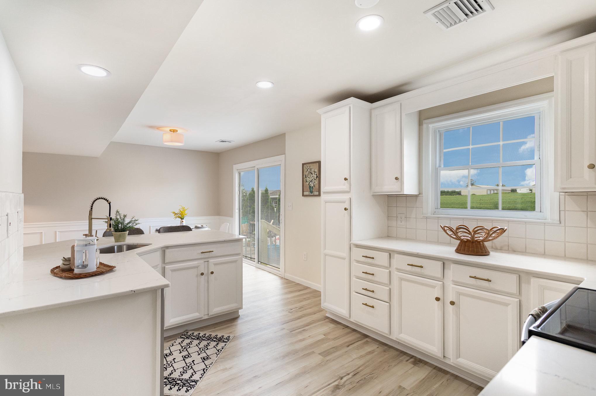 WILLOW STREET - Residential