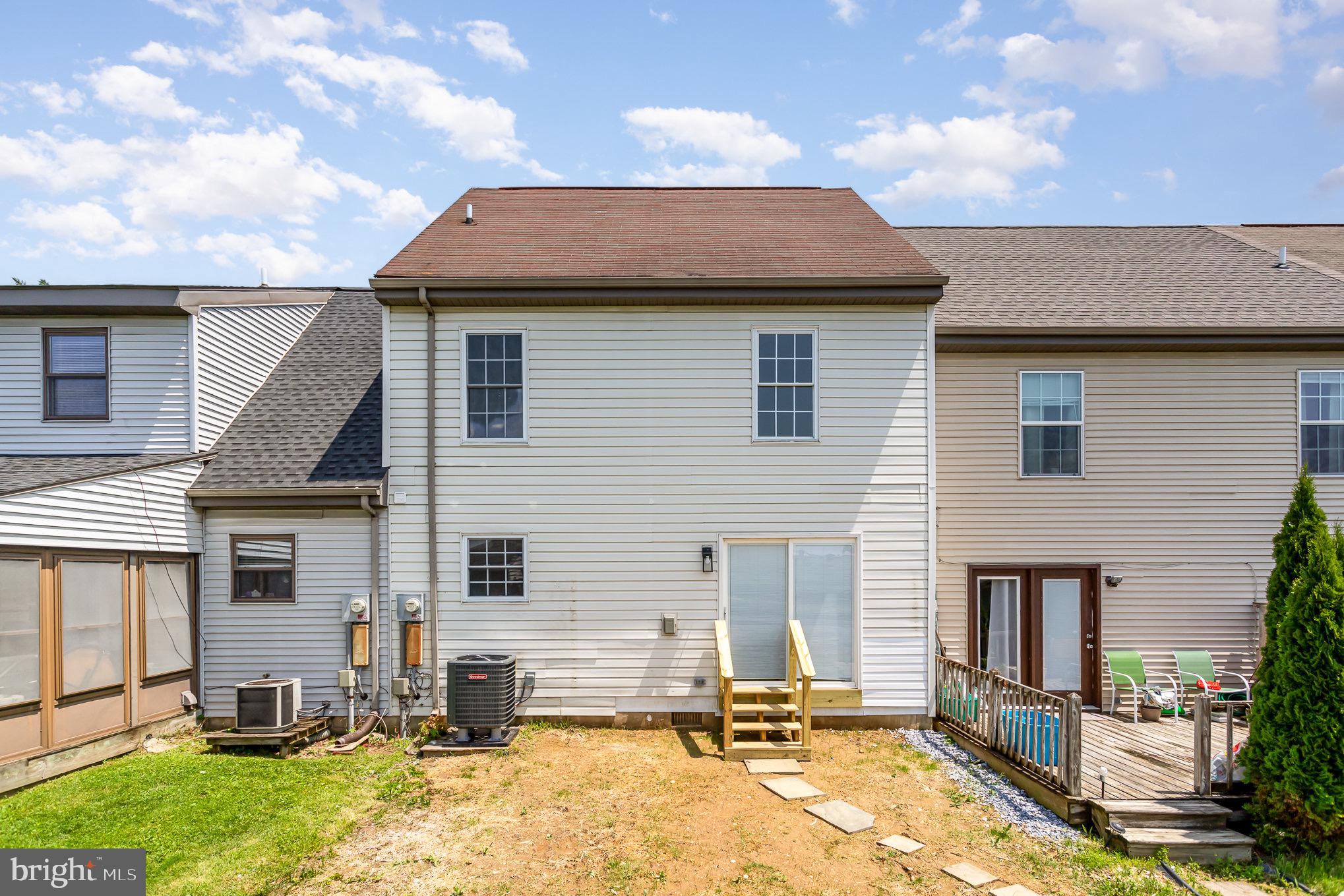 WILLOW STREET - Residential