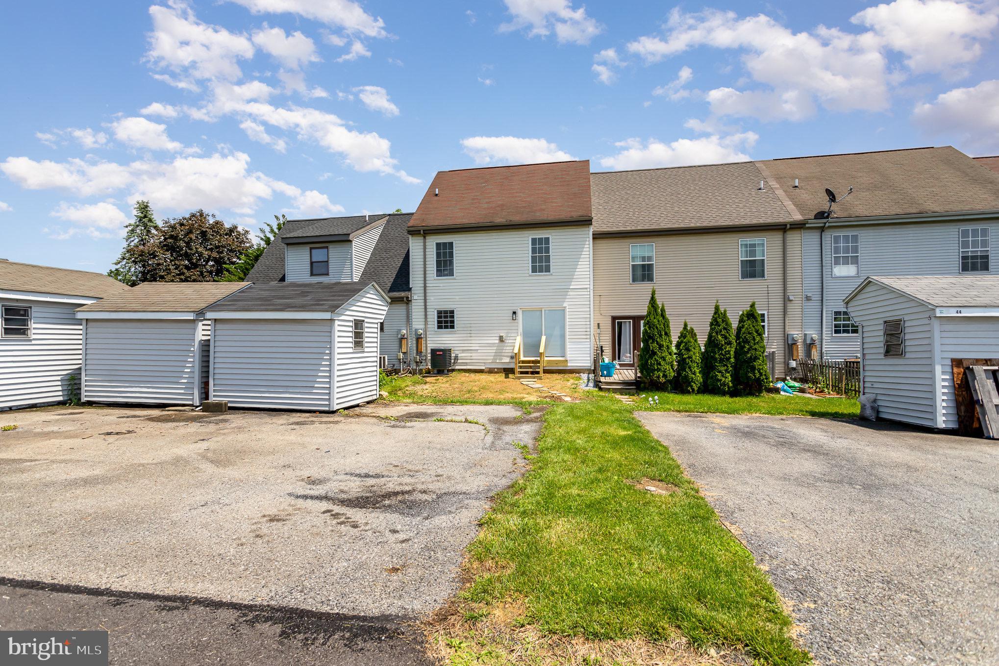 WILLOW STREET - Residential