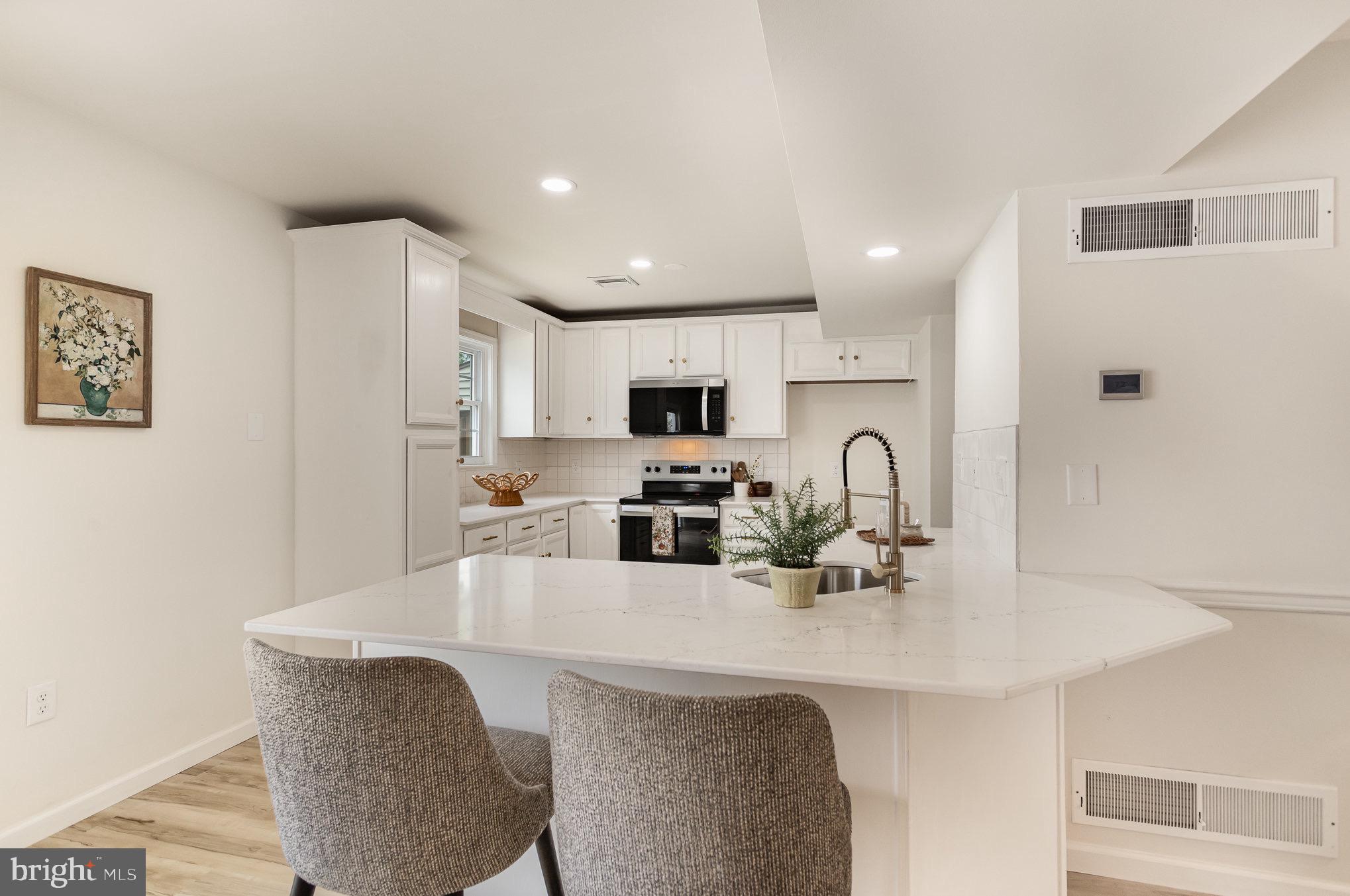 WILLOW STREET - Residential