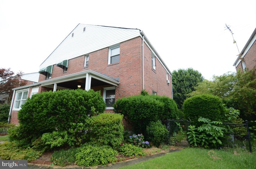 Well-maintained semi-detached in desirable location. New carpet and freshly painted. Breakfast bar/pass through between kitchen and dining room. Replacement windows. Finished lower level clubroom. Landscaped fenced rear yard with detached garaged. Covered front and rear porches.Estate sale (use "As Is" Addendum). Cash/conv only.