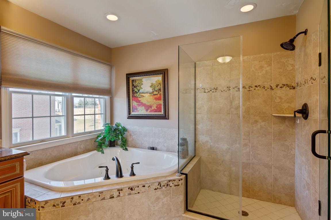 MARLBORO RIDGE - Residential