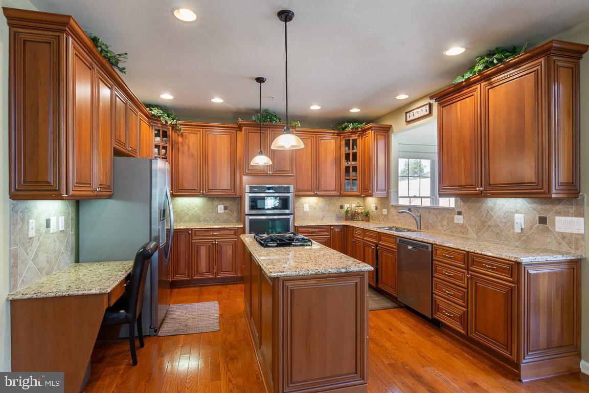 MARLBORO RIDGE - Residential