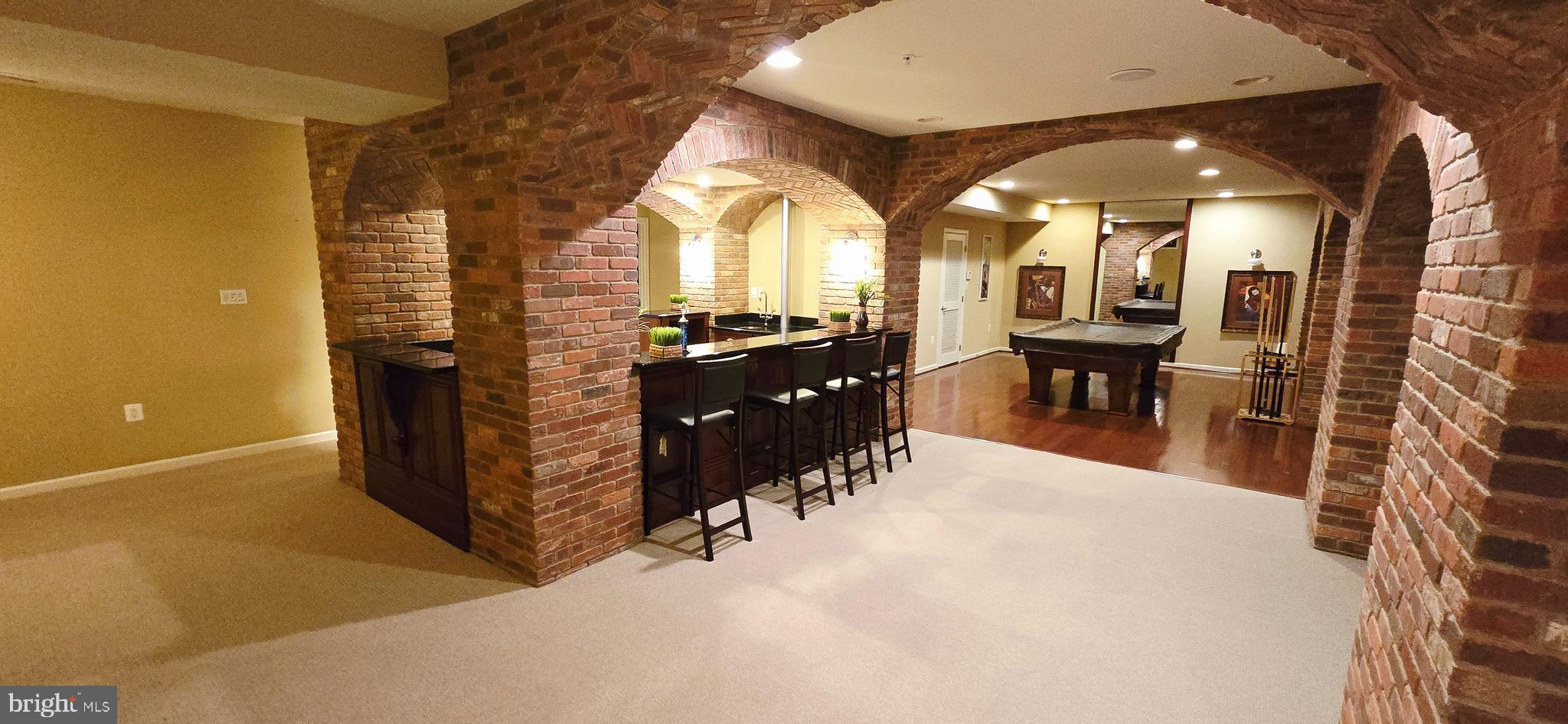 MARLBORO RIDGE - Residential