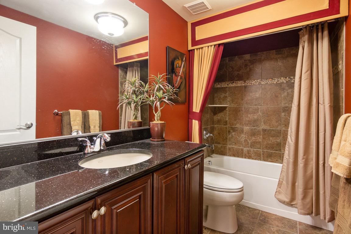 MARLBORO RIDGE - Residential