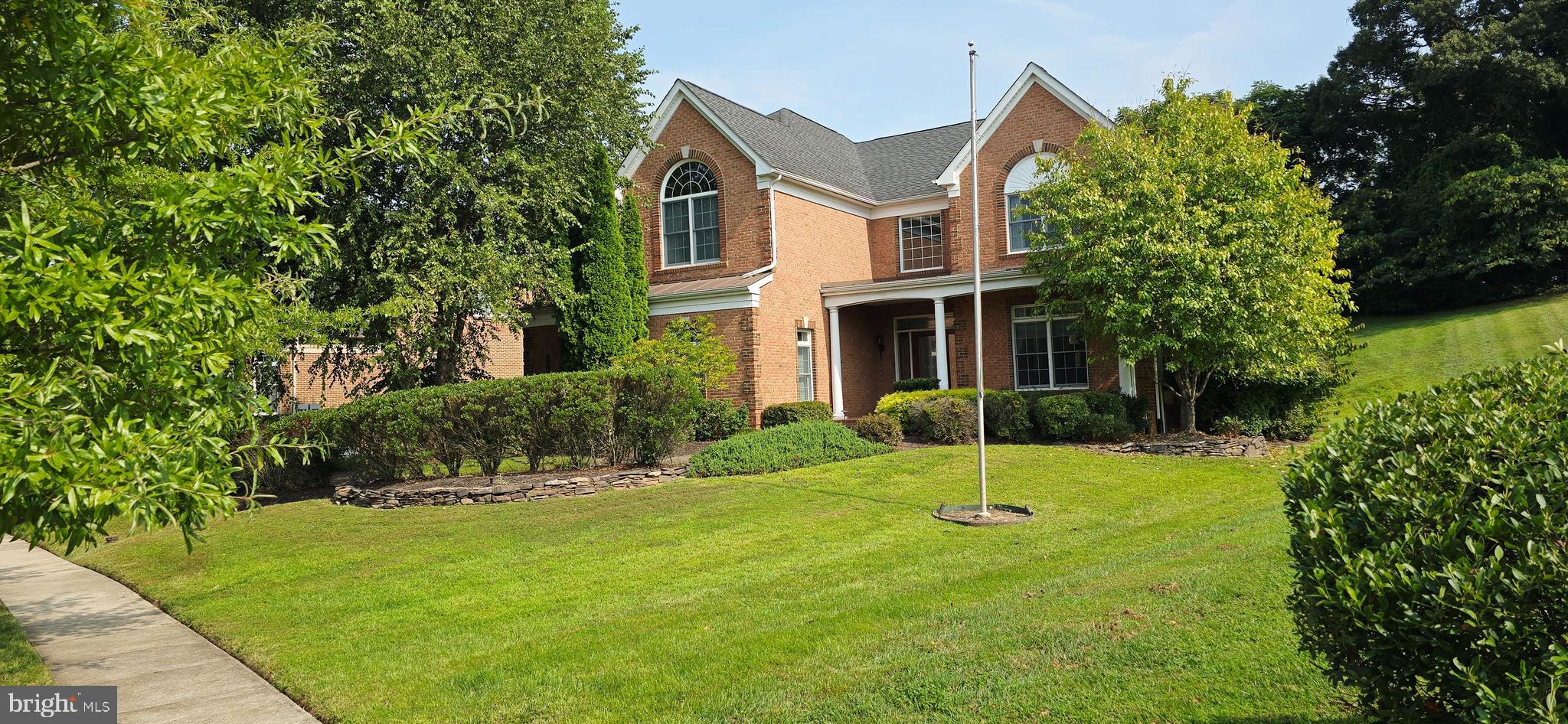 MARLBORO RIDGE - Residential