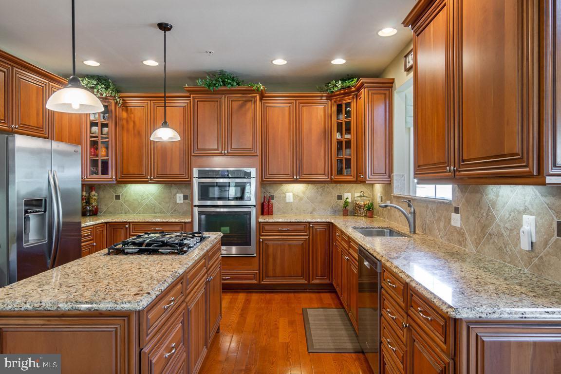 MARLBORO RIDGE - Residential