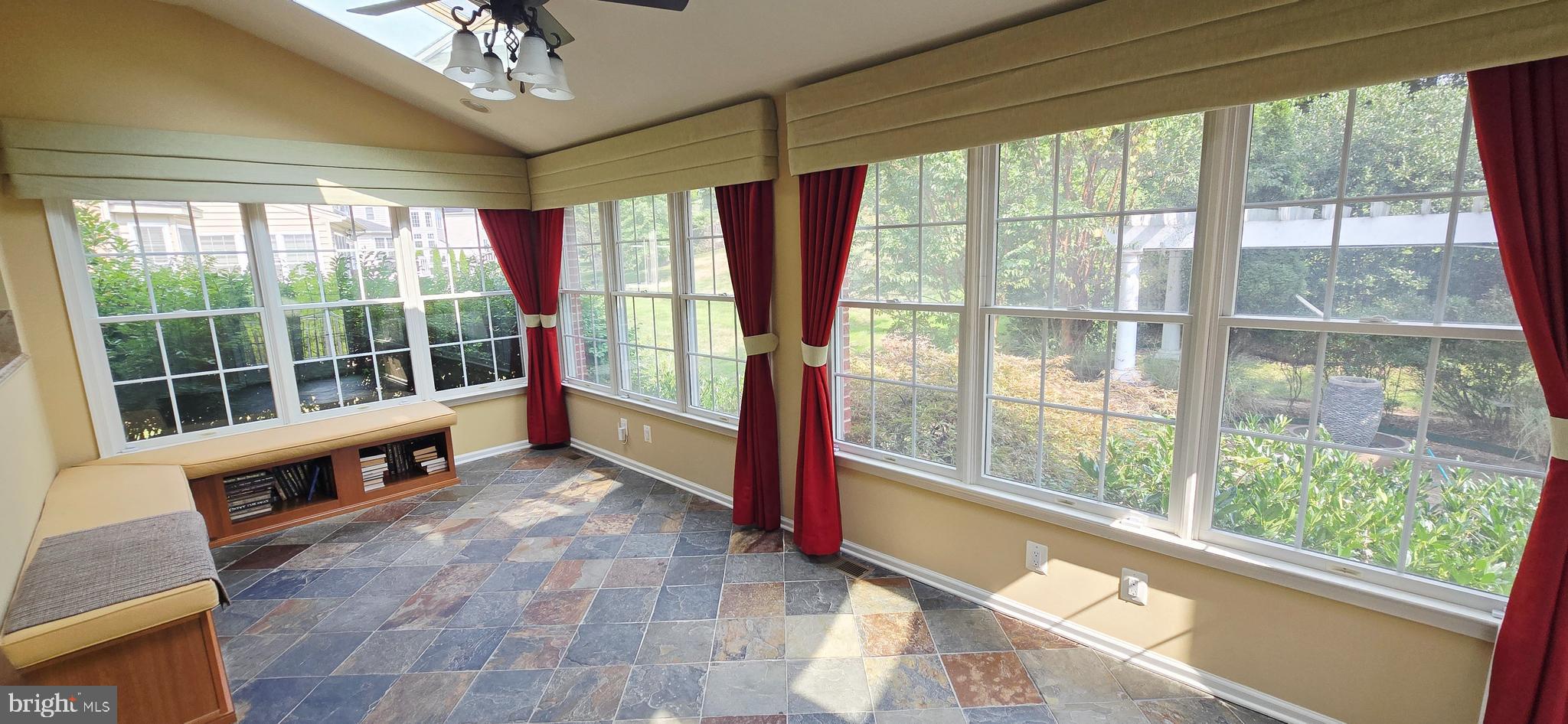 MARLBORO RIDGE - Residential