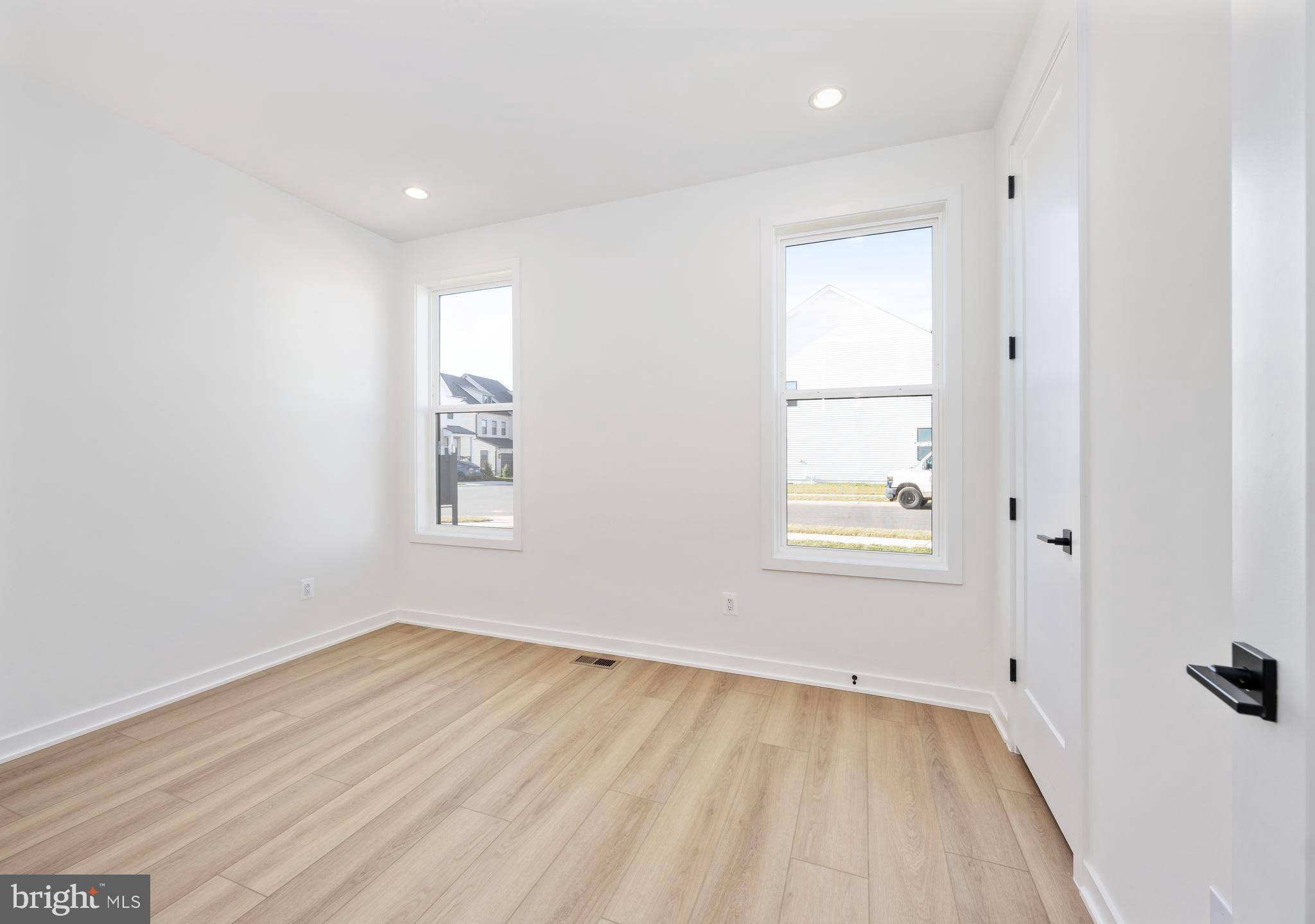 23131 PARKSIDE VILLAGE CIRCLE