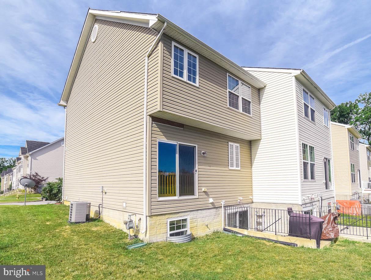 CLEMENTS WOODS - Residential Lease