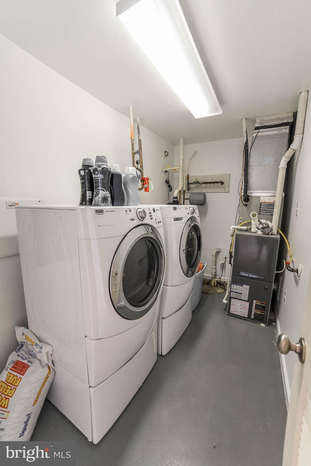 CLEMENTS WOODS - Residential Lease