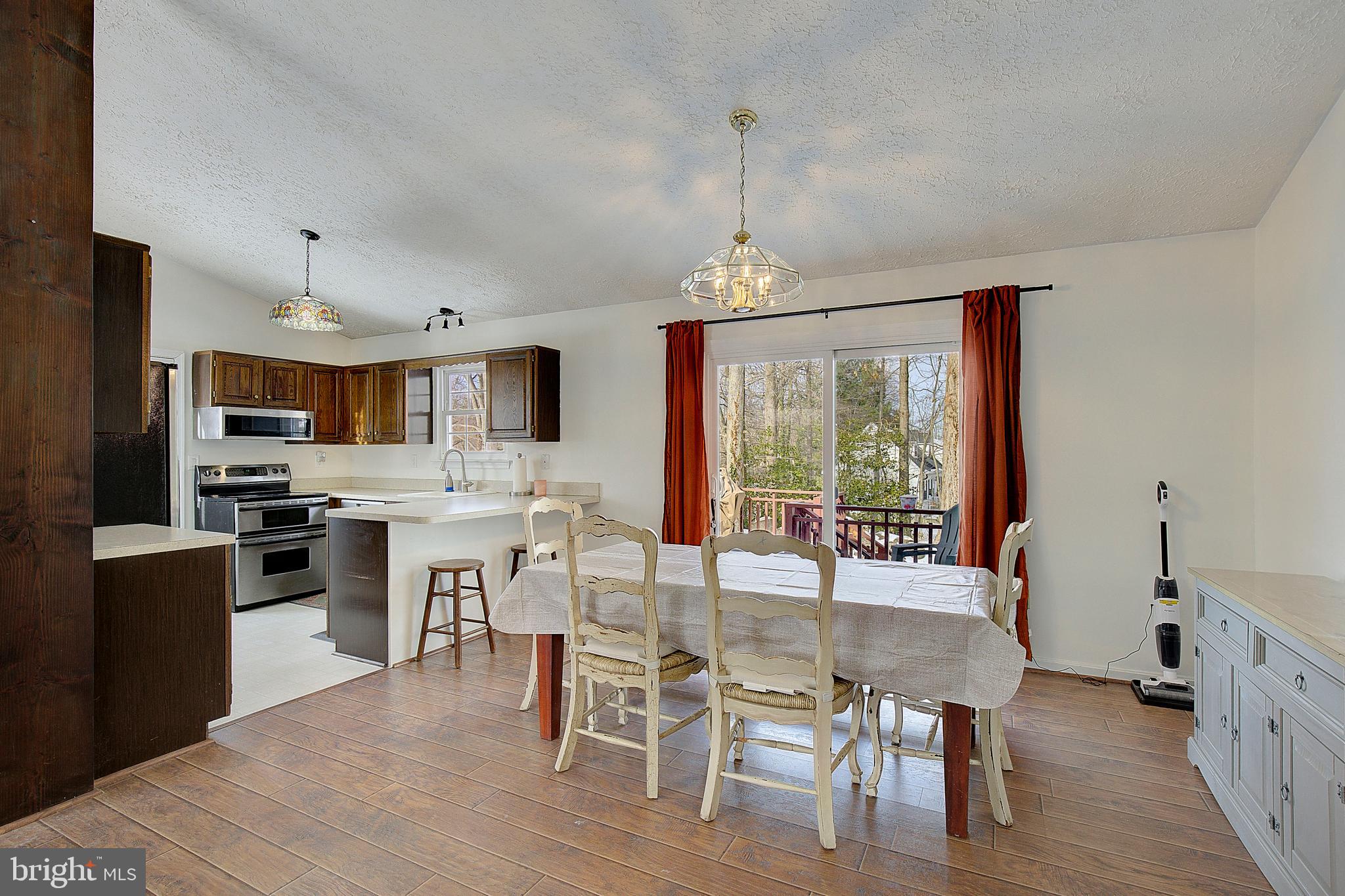 BROOKESIDE - Residential