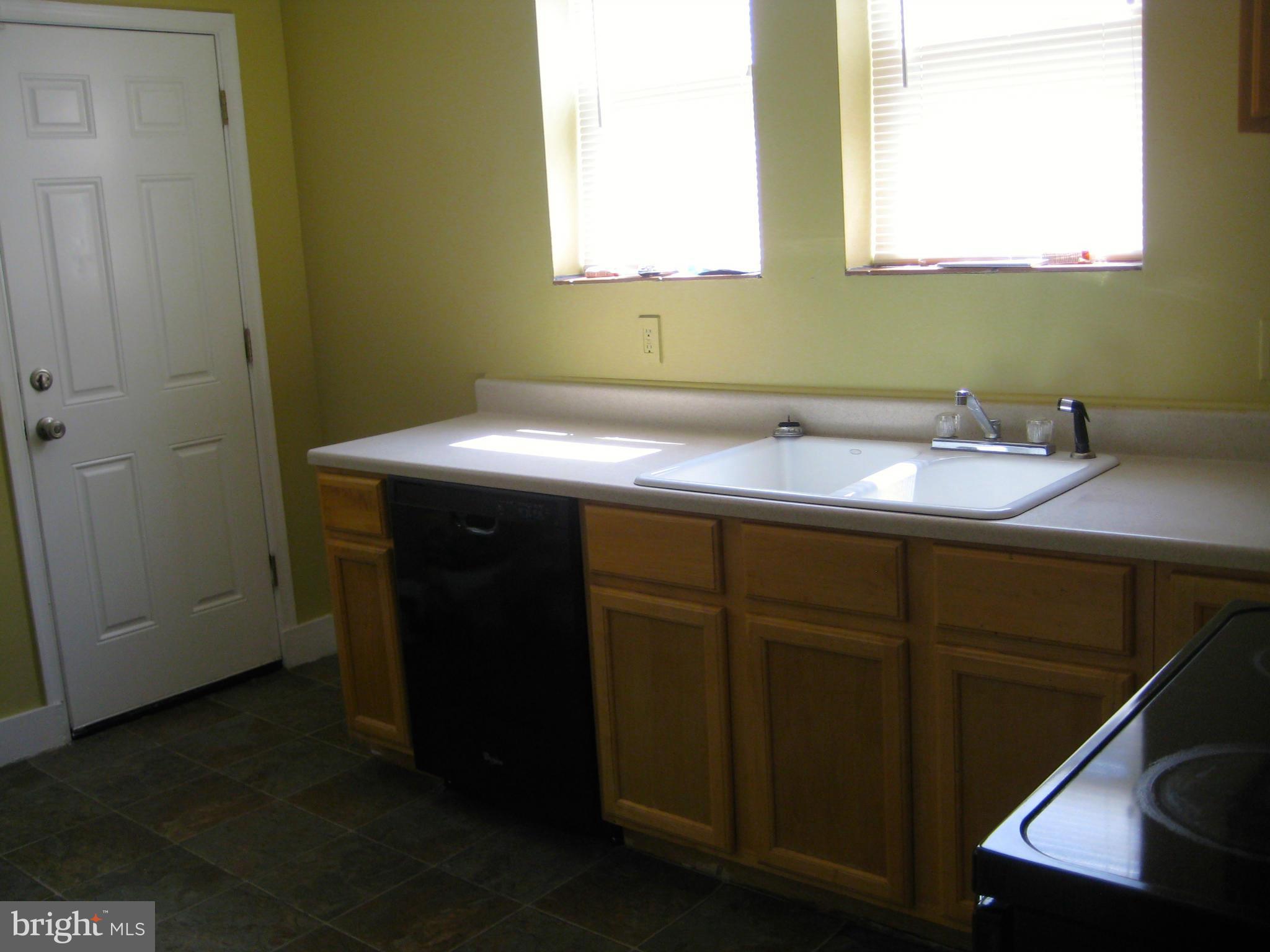 GARWYN OAKS - Residential Lease