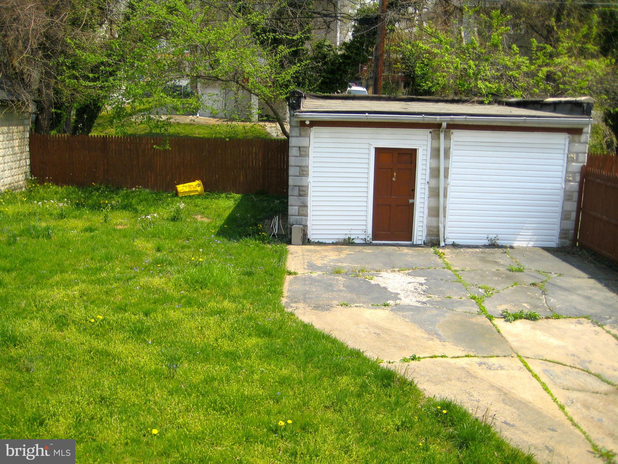 GARWYN OAKS - Residential Lease