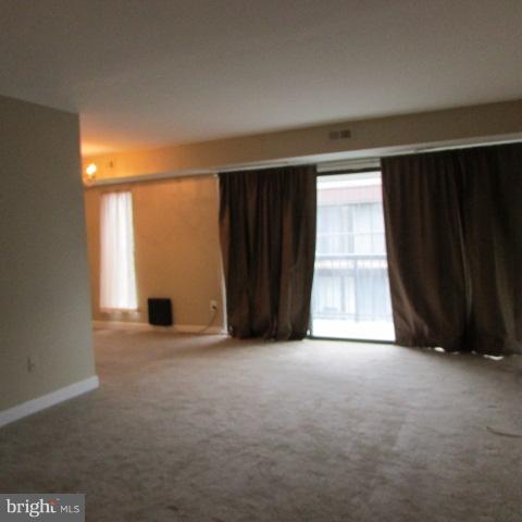 SUMMERTREE CONDO APTS - Residential Lease