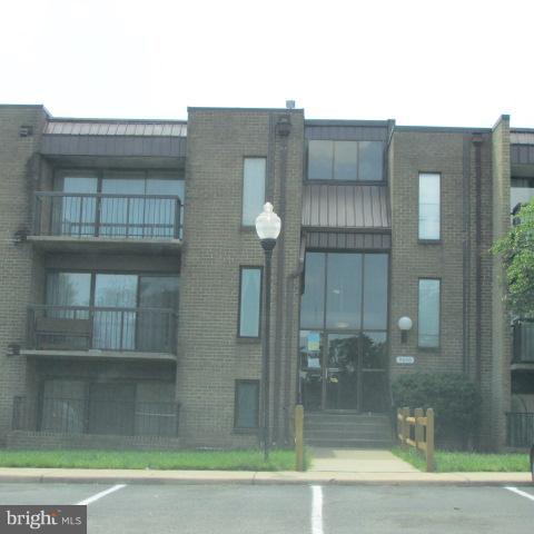 SUMMERTREE CONDO APTS - Residential Lease