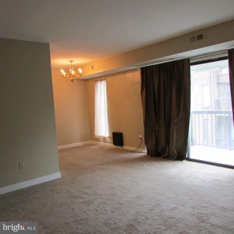 SUMMERTREE CONDO APTS - Residential Lease
