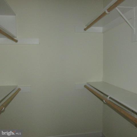 SUMMERTREE CONDO APTS - Residential Lease