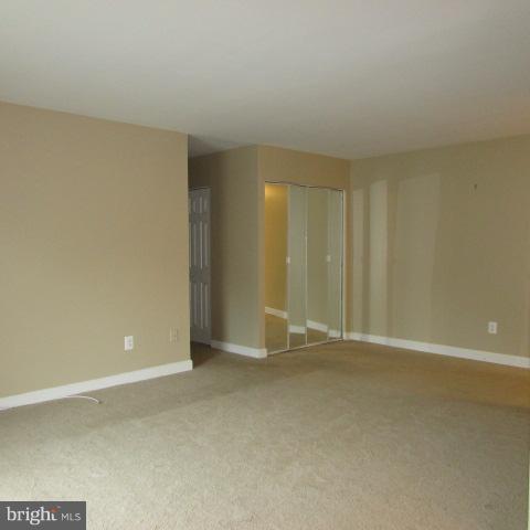 SUMMERTREE CONDO APTS - Residential Lease