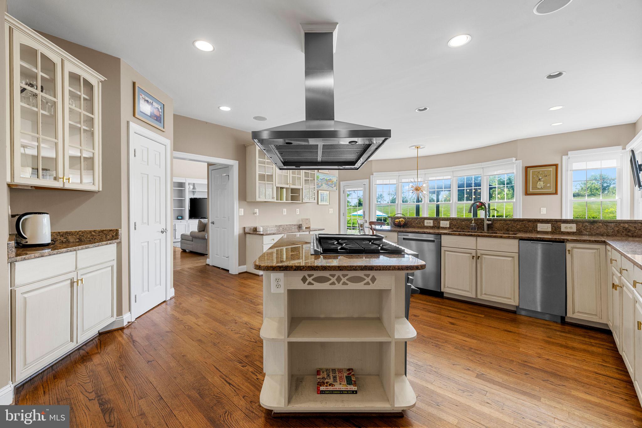 BEACON HILL - Residential