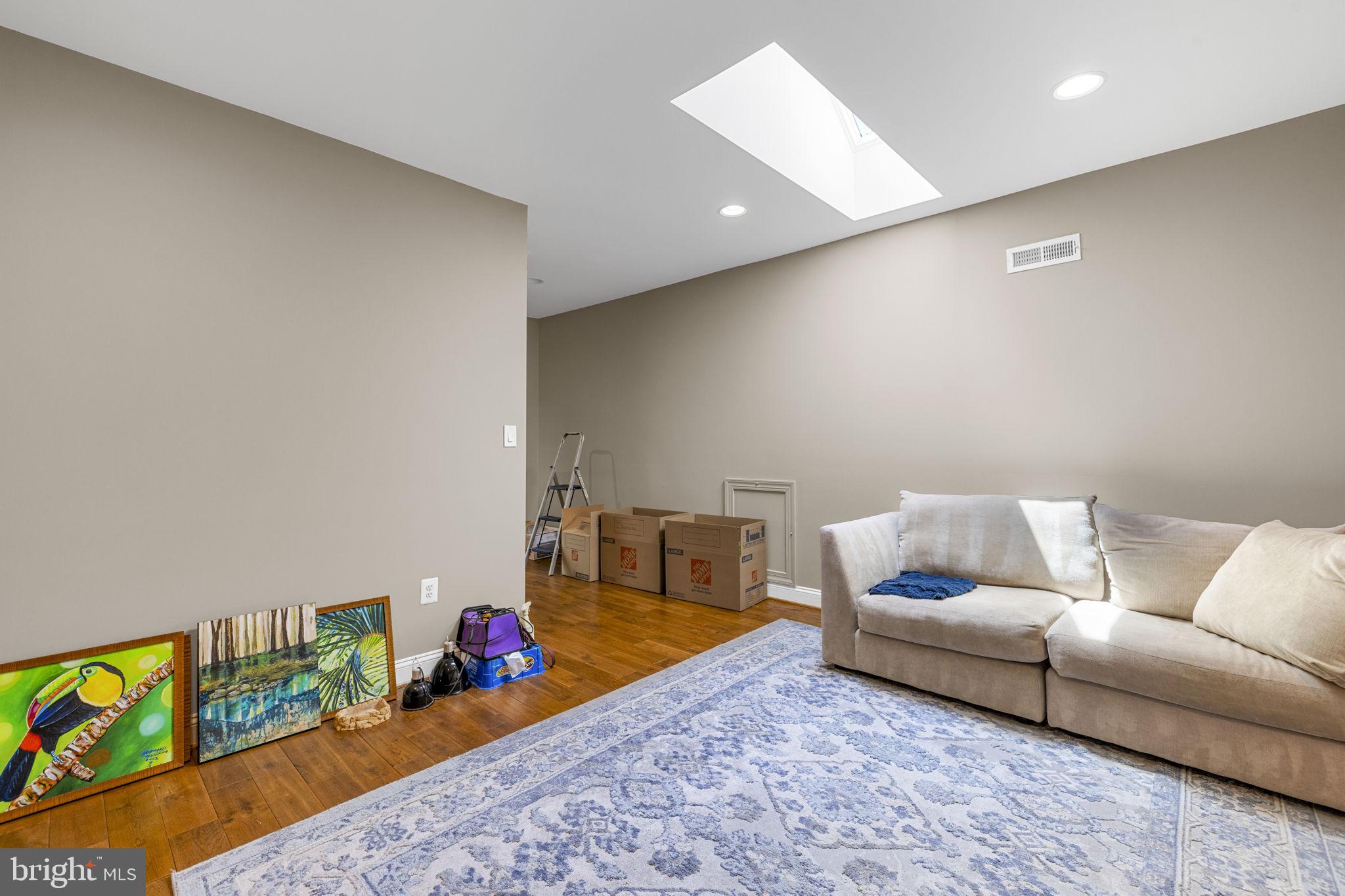 BEACON HILL - Residential