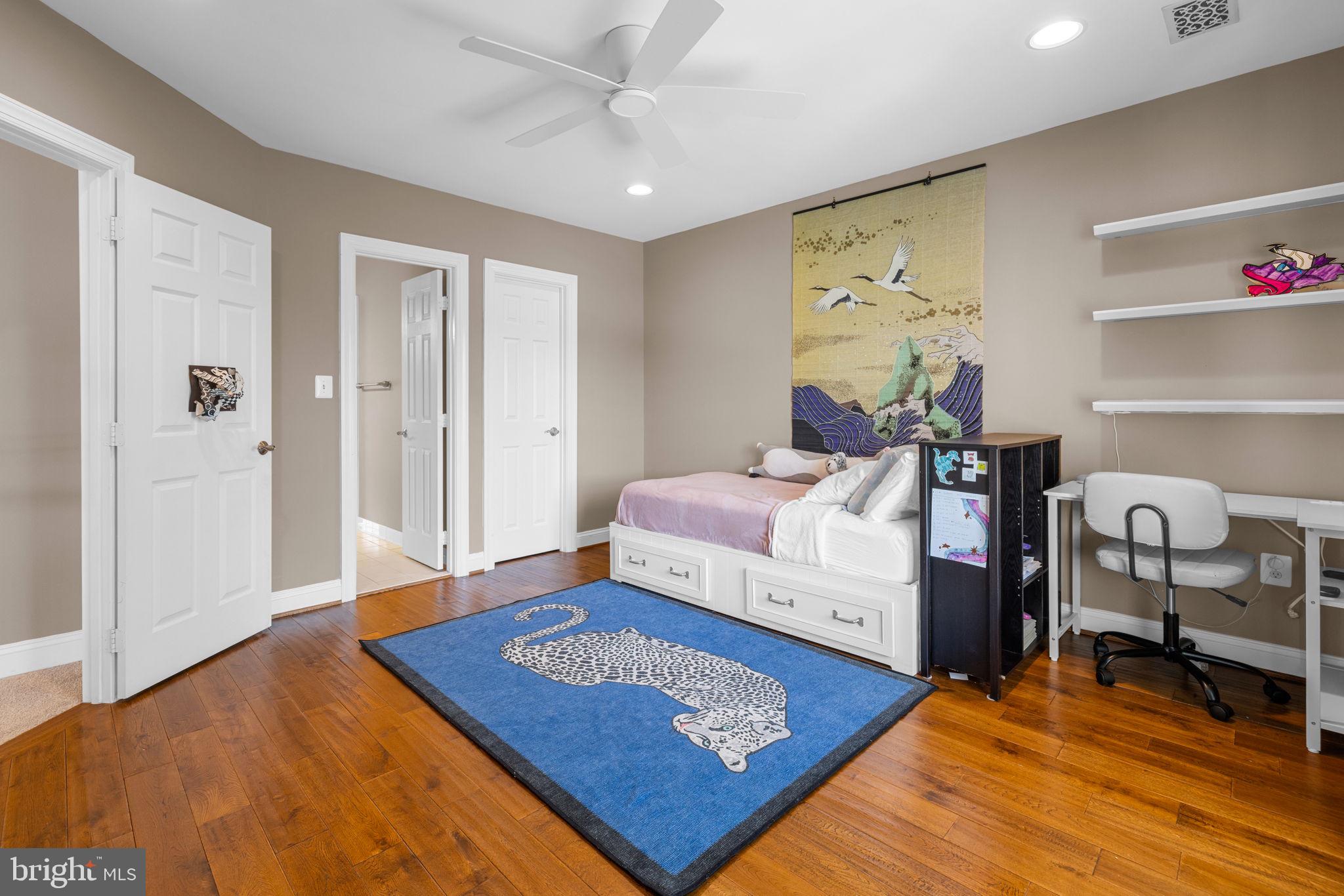 BEACON HILL - Residential
