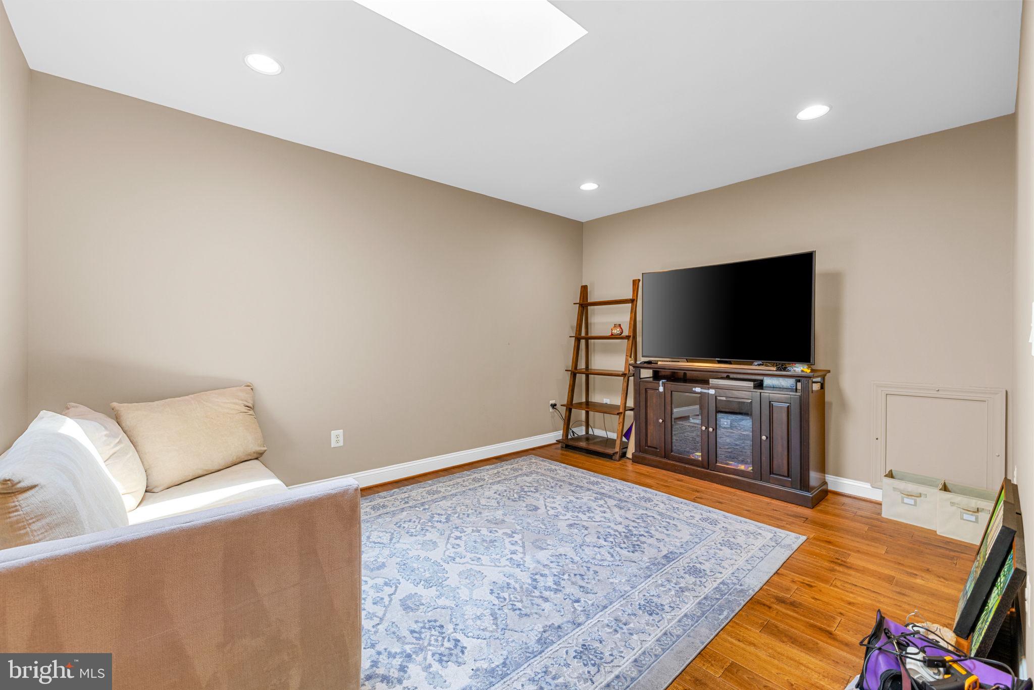 BEACON HILL - Residential