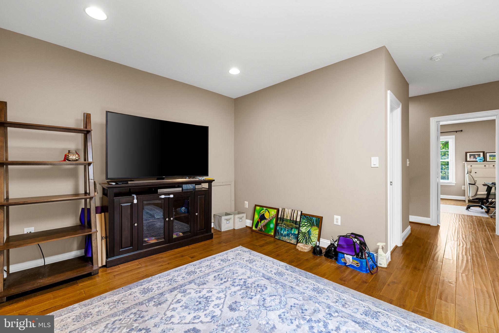 BEACON HILL - Residential