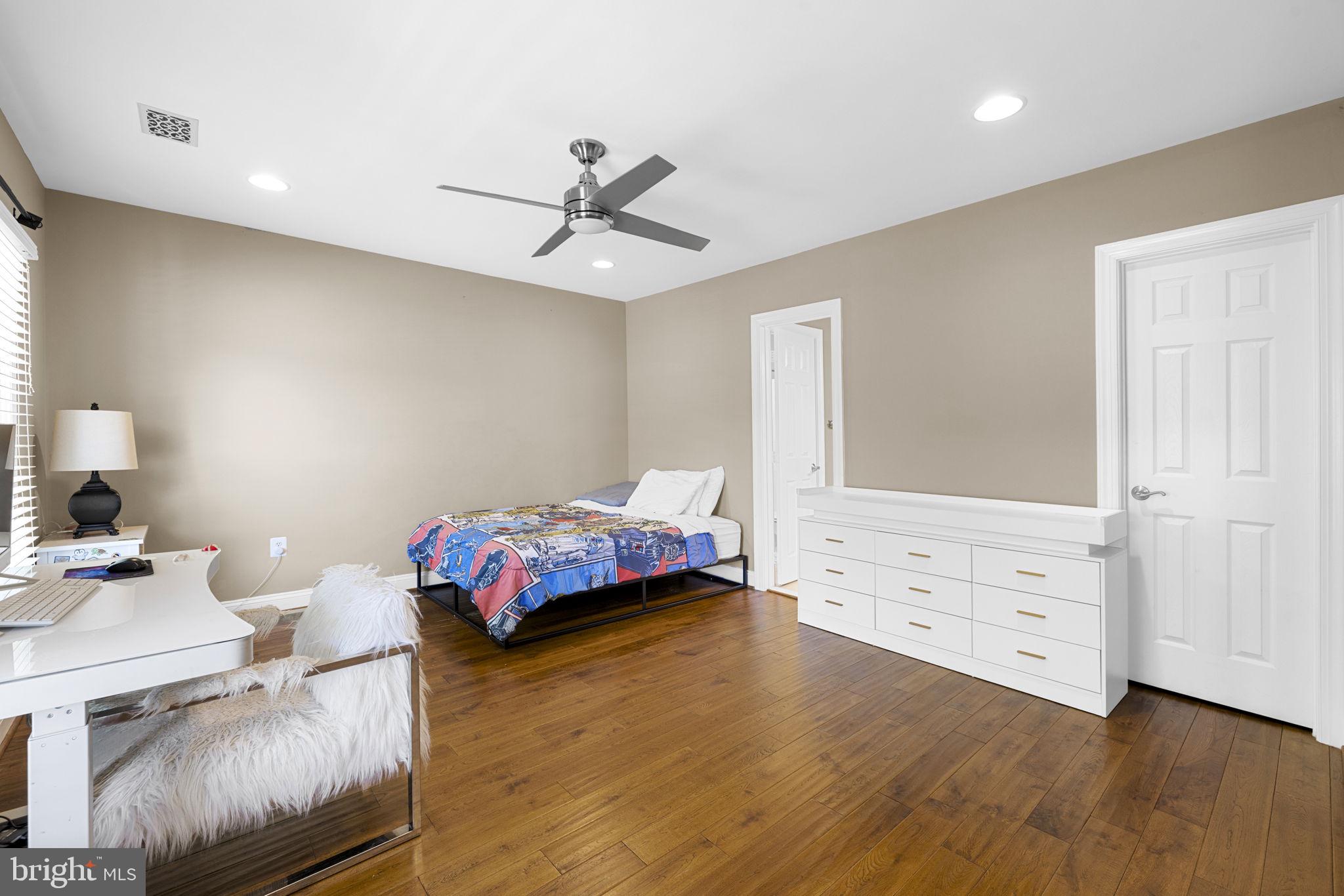 BEACON HILL - Residential