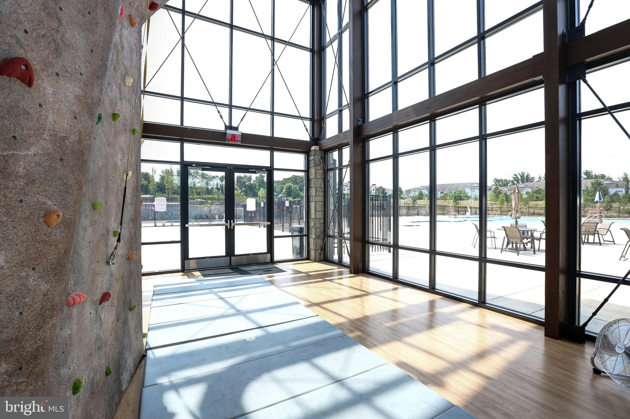 CROWN FARM - Residential