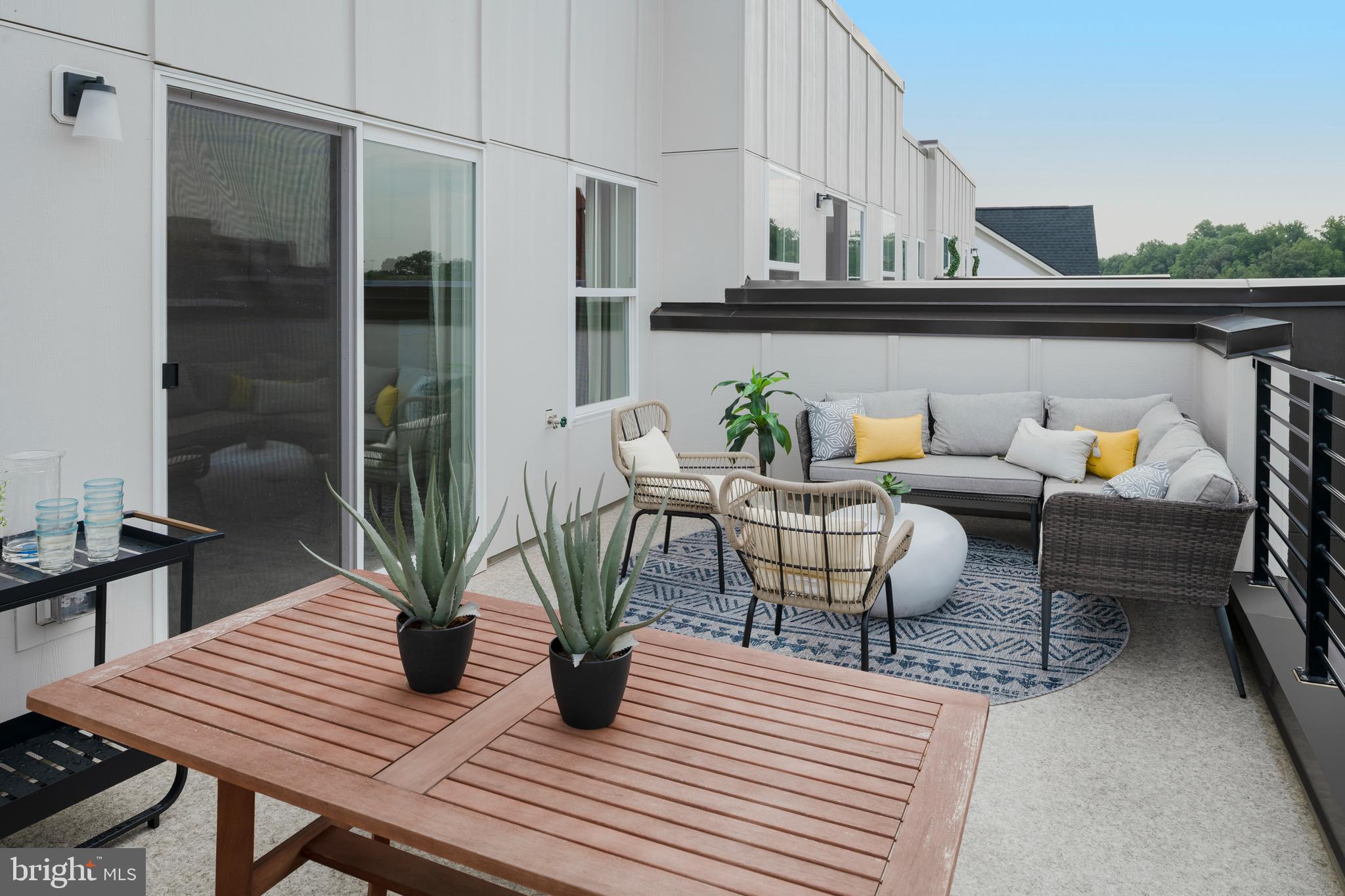 CROWN FARM - Residential