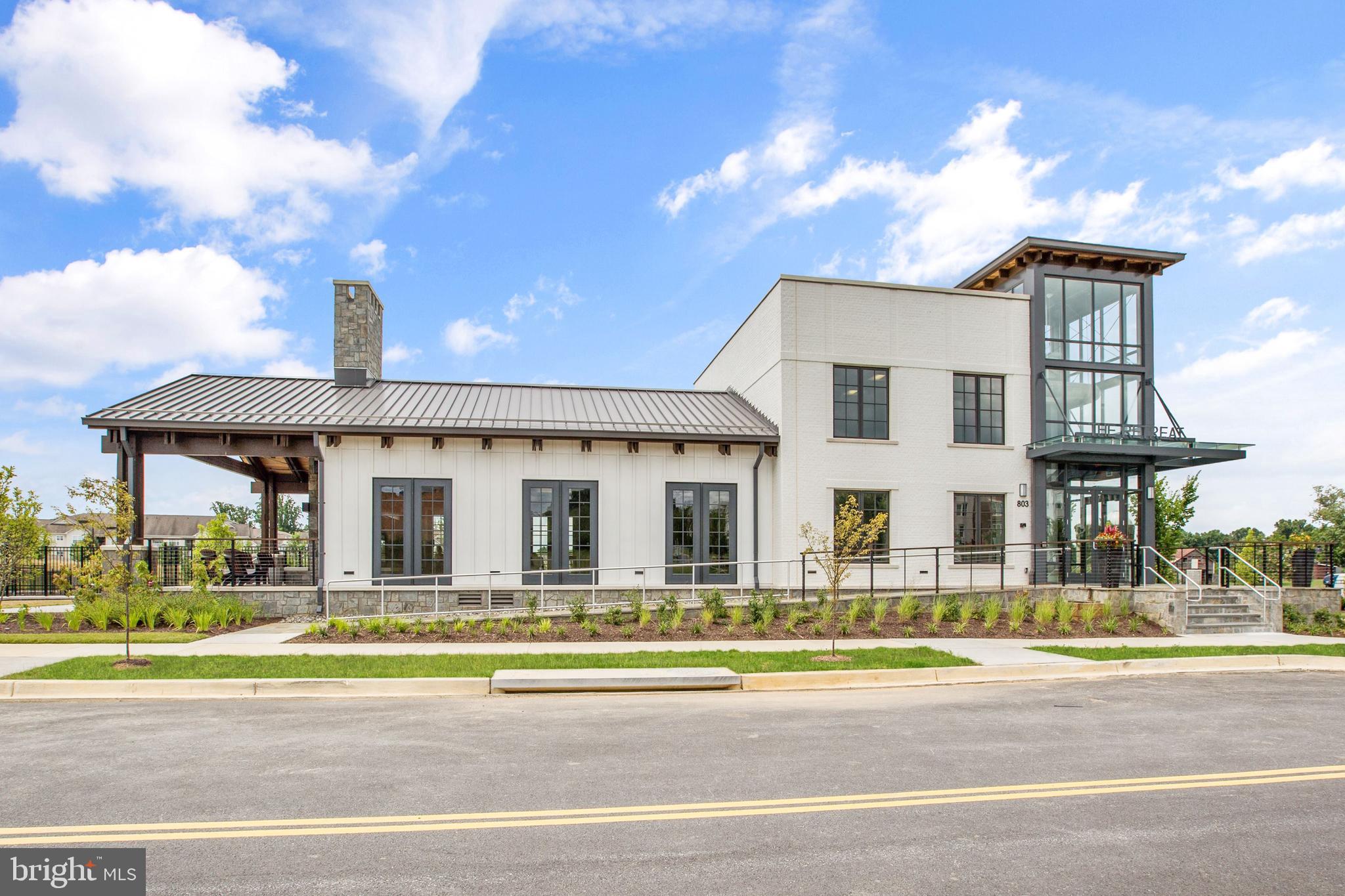 CROWN FARM - Residential