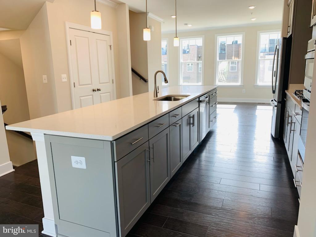 CROWN FARM - Residential