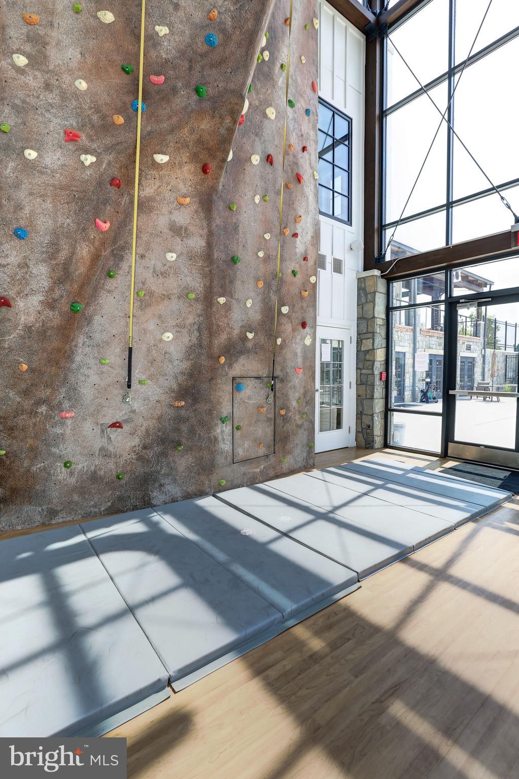 CROWN FARM - Residential