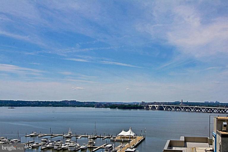 NATIONAL HARBOR - Residential