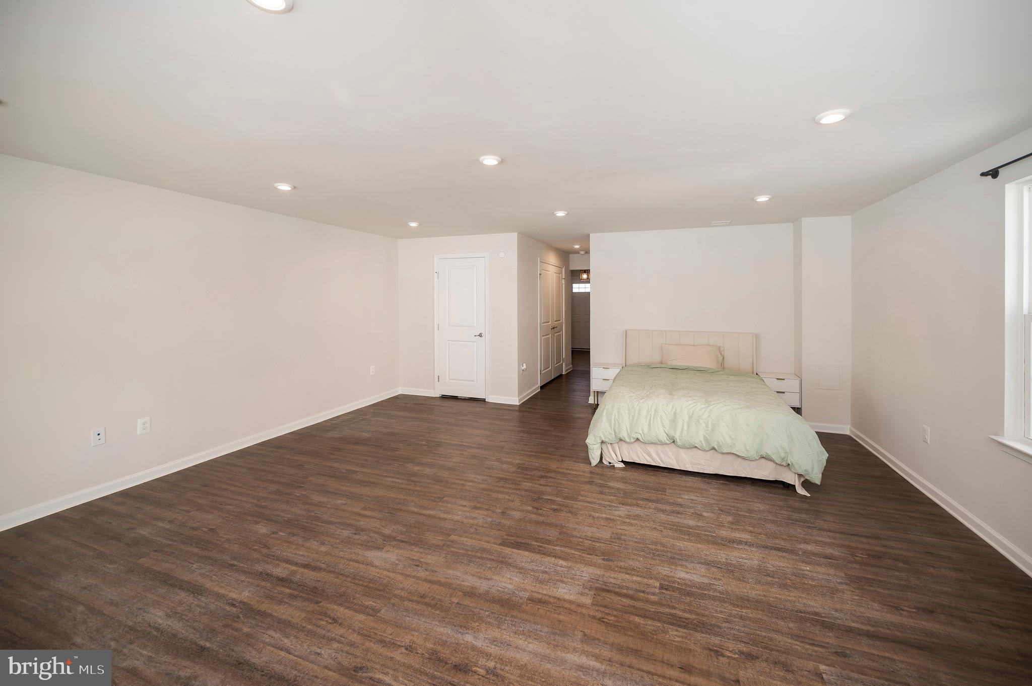 THE VILLAGE AT COURTHOUSE COMMONS - Residential Lease