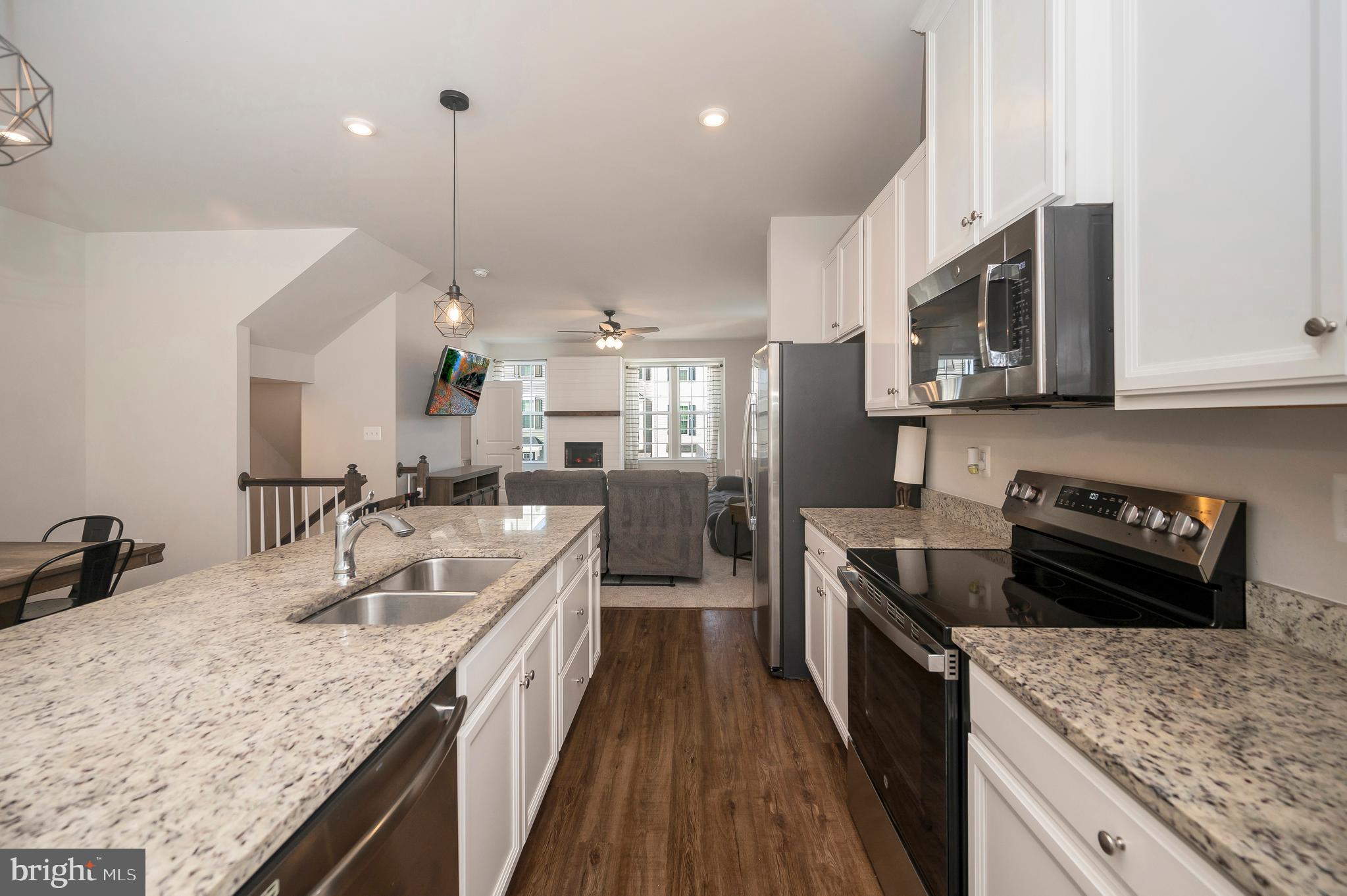 THE VILLAGE AT COURTHOUSE COMMONS - Residential Lease