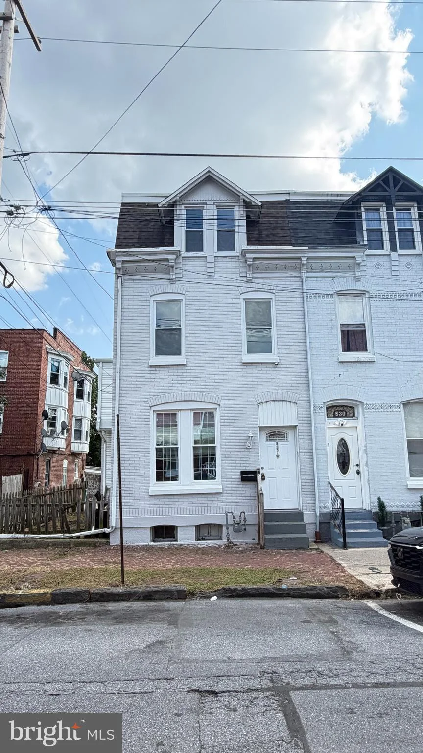 532 Windsor Street