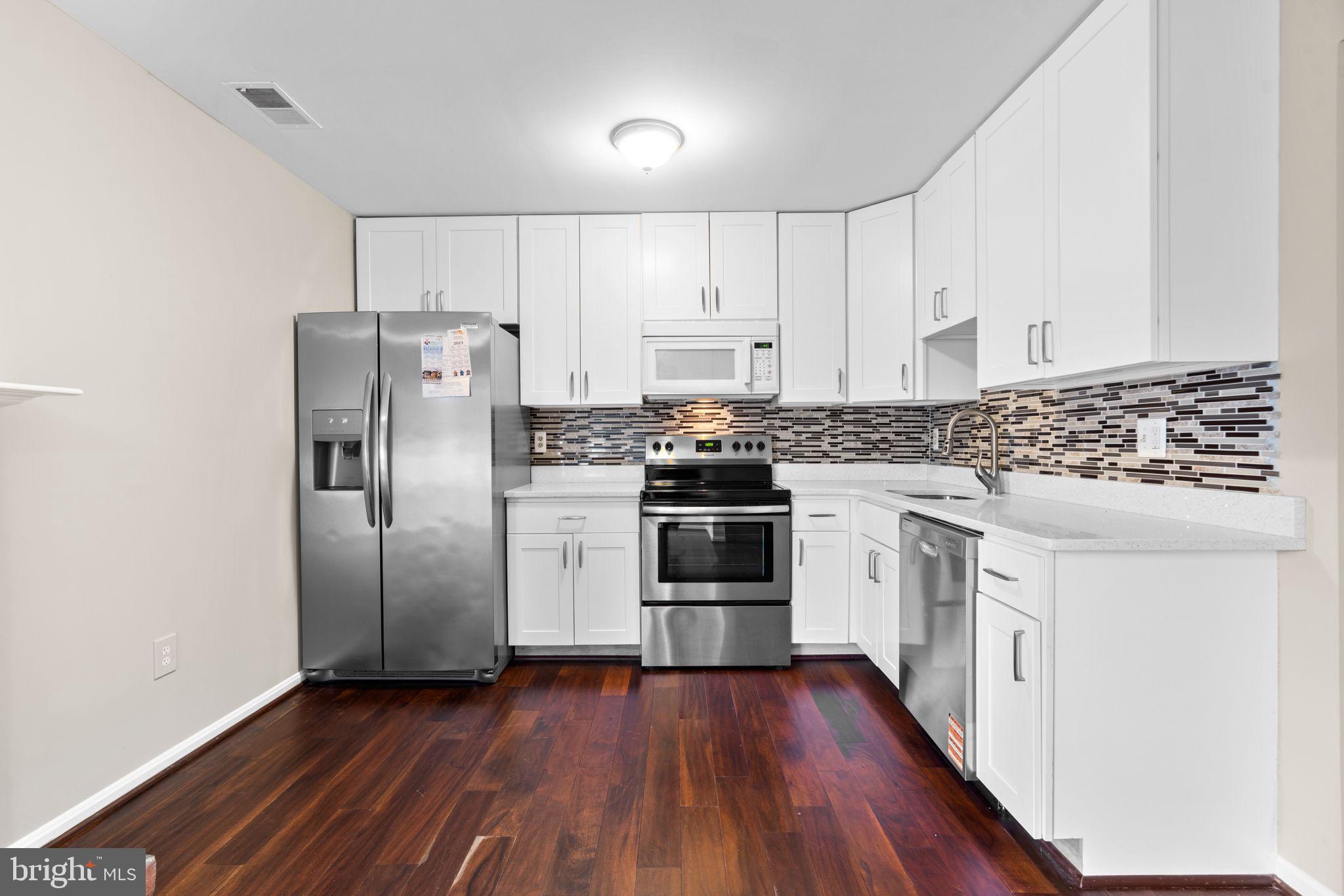 CROFTON MEADOWS - Residential