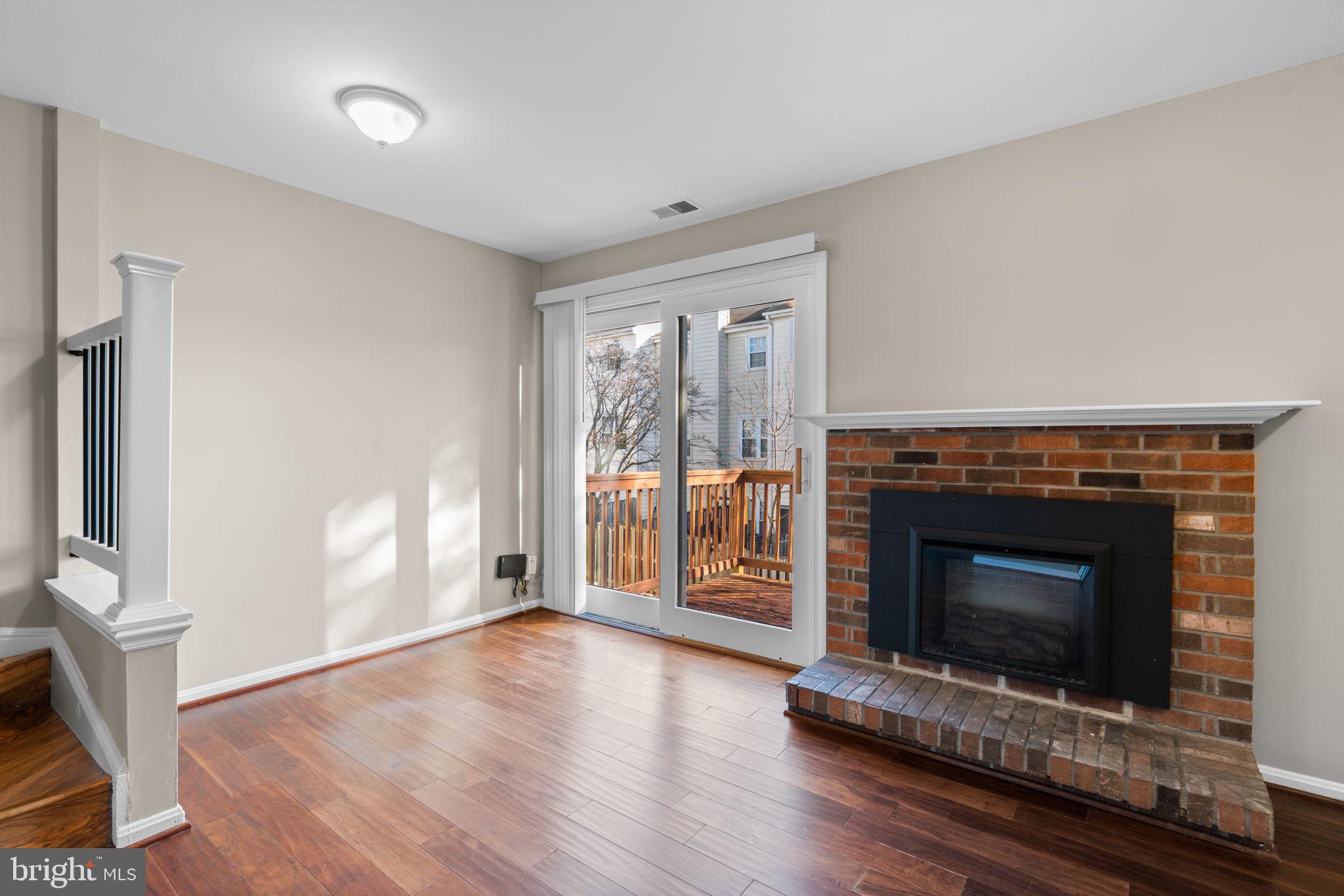 CROFTON MEADOWS - Residential