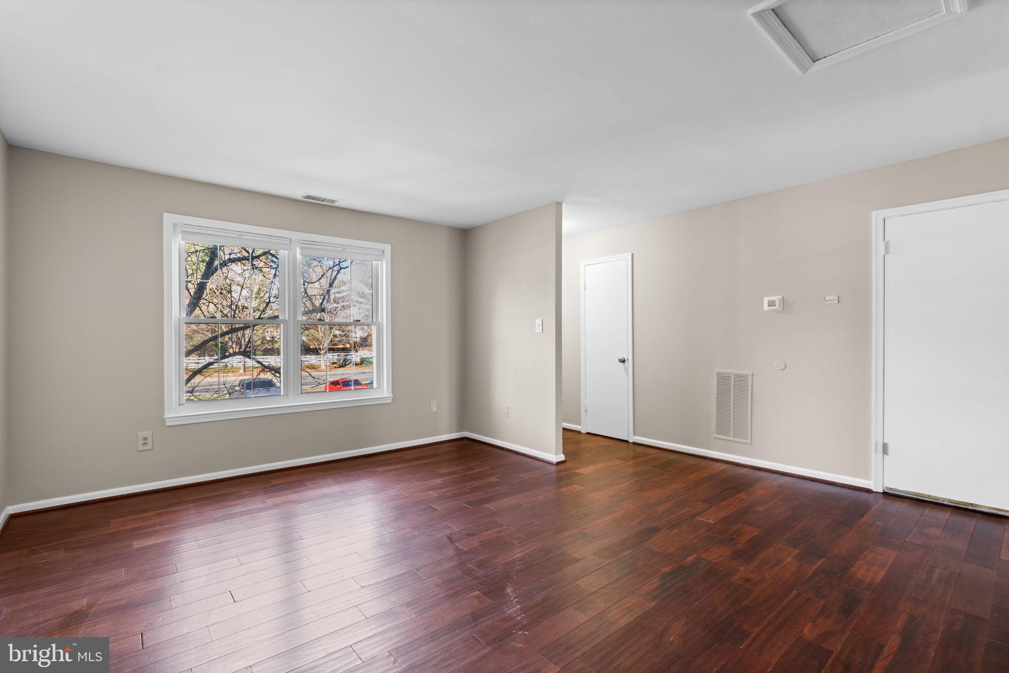 CROFTON MEADOWS - Residential