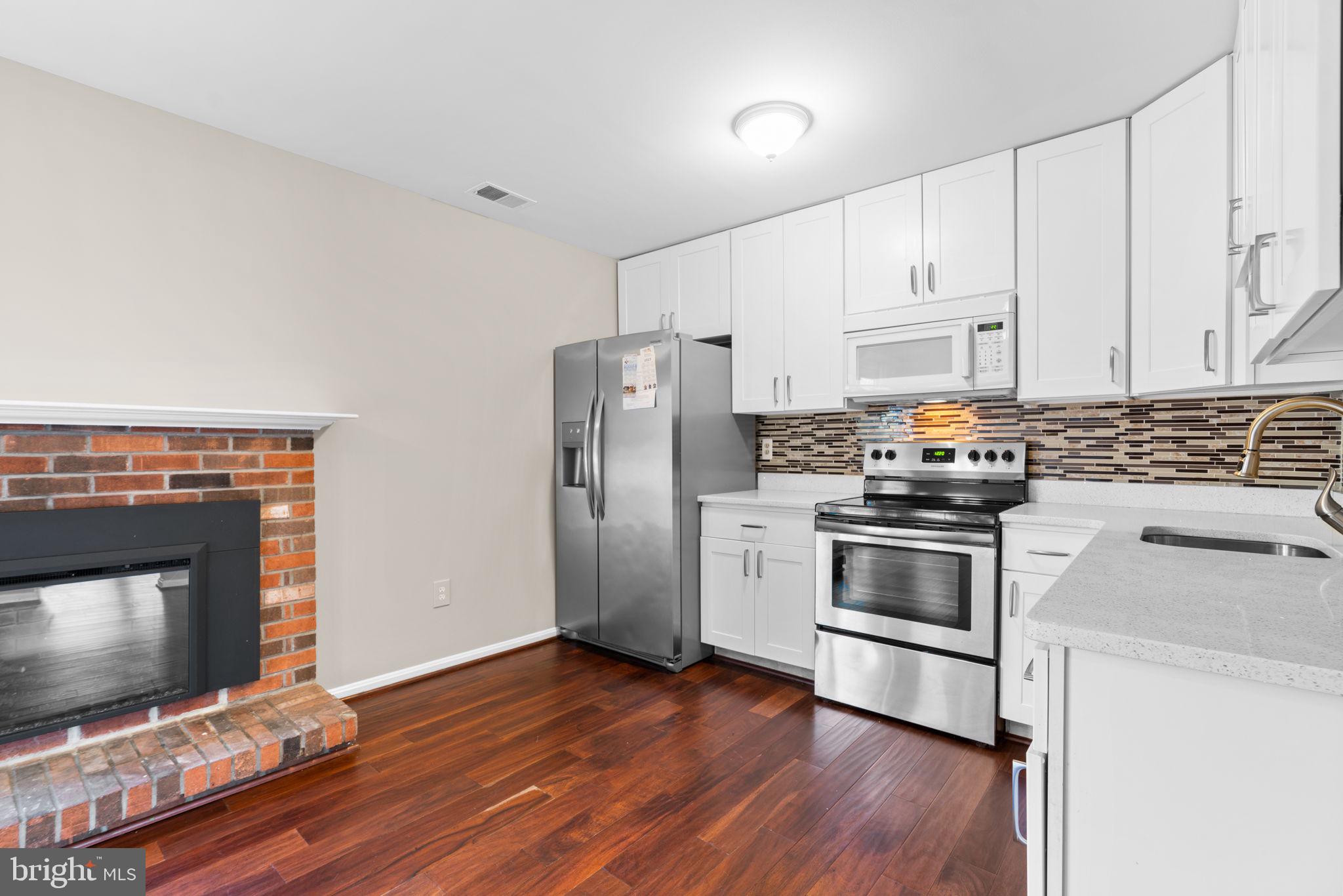 CROFTON MEADOWS - Residential